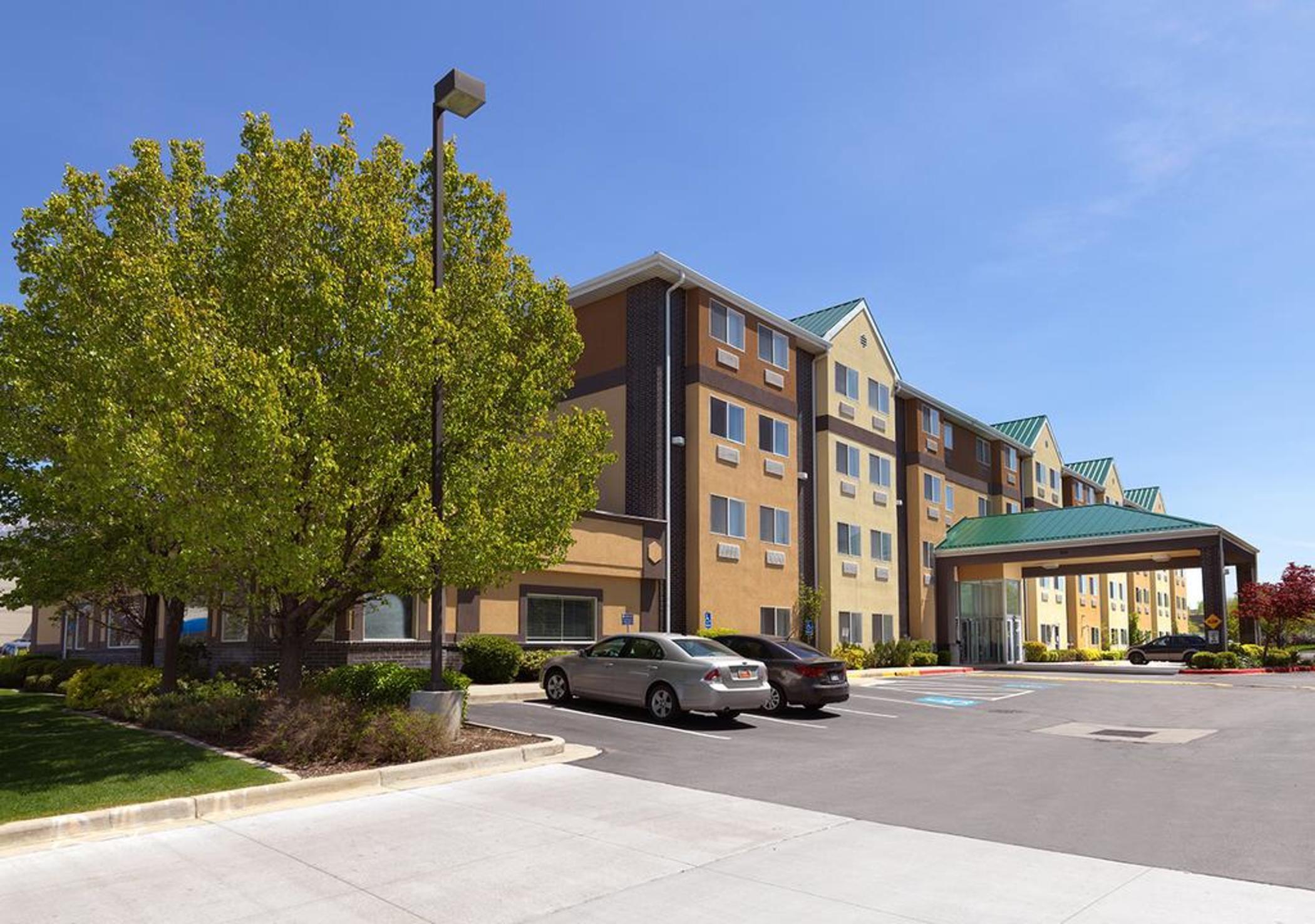 Crystal Inn Hotel & Suites - Midvalley Murray Exterior photo